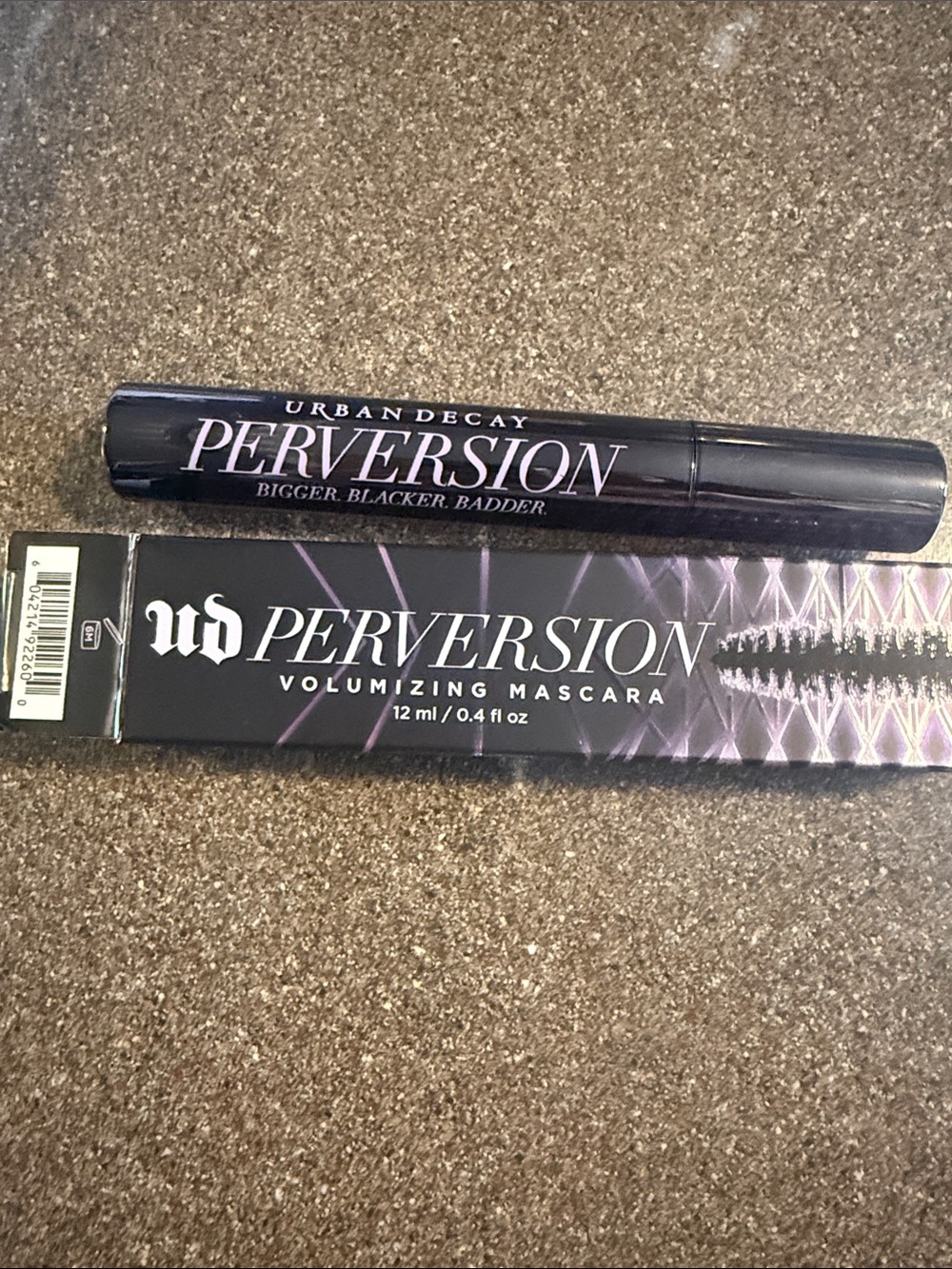 Urban Decay Perversion Volumizing Mascara — Black